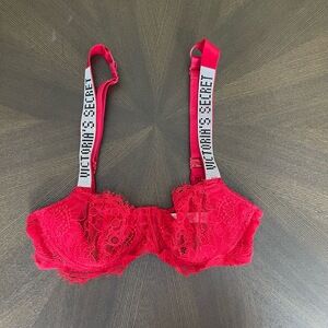 Victorias Secret Bra Womens 32C Red Lace Floral Embellished Straps Underwire